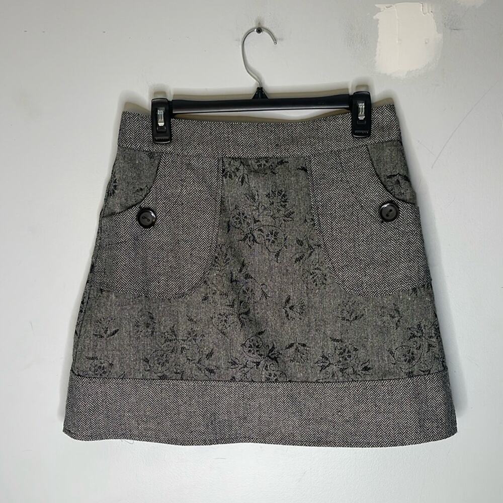 NICK & MO Gray Acrylic Floral Patterned Skirt Size 9